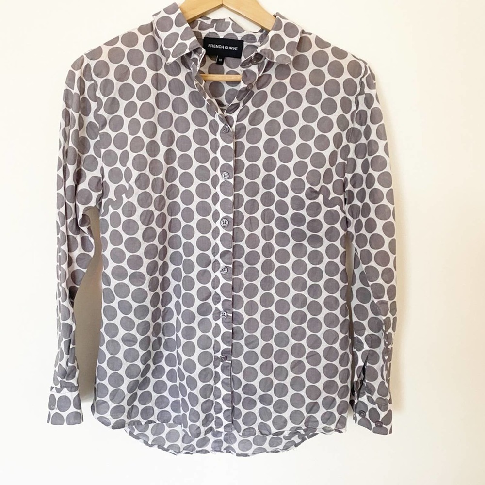 French Curve Gray and White Polka Dot Button Down Collared Shirt XS